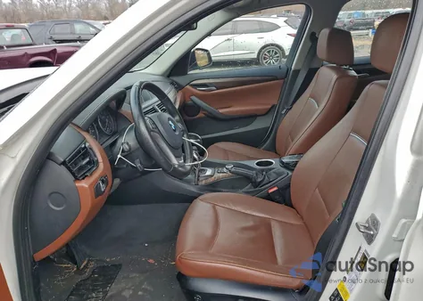 2015 BMW X1 xDrive28I z USA, uszkodzony, nr VIN WBAVL1C5XFVY41391